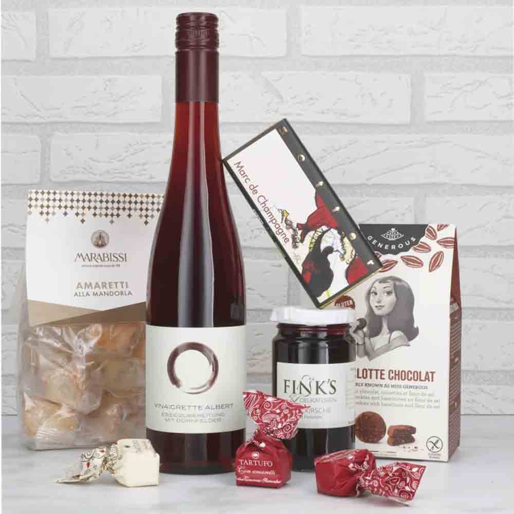 Wein, Schokolade, Amaretti, Essig, Nussöl, Geschenke, Fink's Produkte.