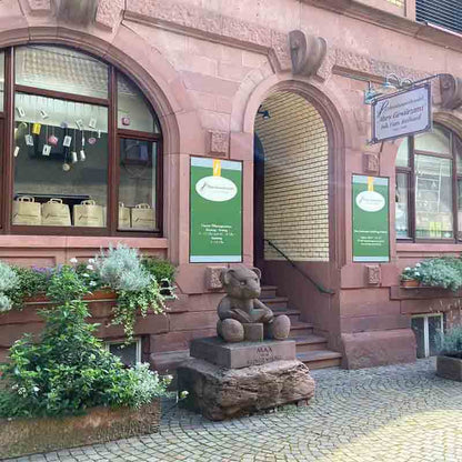 Feinkostladen mit Olivenöl, Essig, Nussöl, Wein und Geschenken.