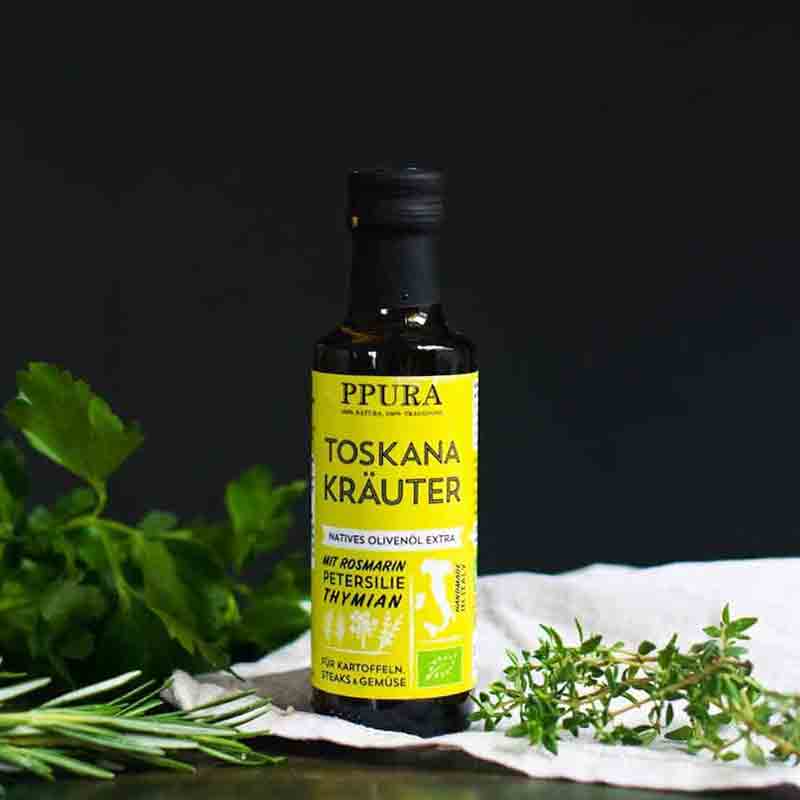 PPura Toskana Kräuter Olivenöl mit frischen Kräutern.