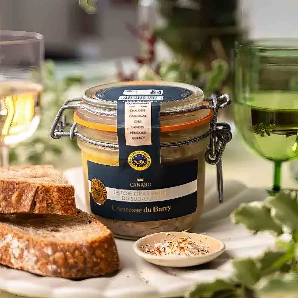 Comtesse du Barry Foie Gras mit Brot und Gewürzen.